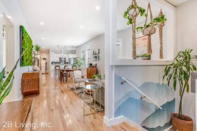 Main picture of 472 3rd St