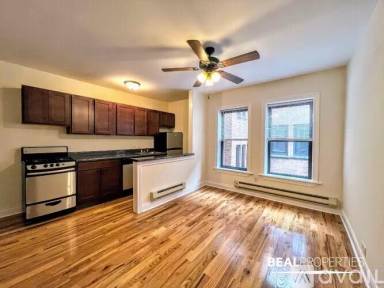 Main picture of 815-23 W Cornelia Ave