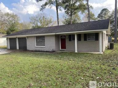 Main picture of 105 Greenbriar St
