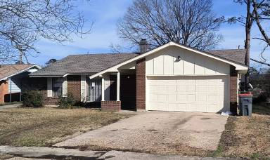 Main picture of 3003 S Taft St