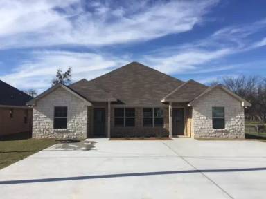 Main picture of 1009 W 2nd St