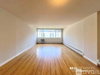 Main picture of 1344 N Dearborn St