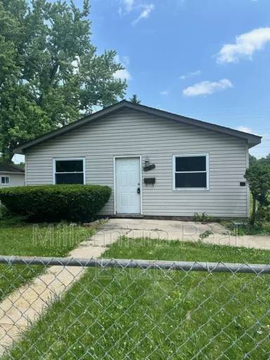 Main picture of 844 Kettering Ave
