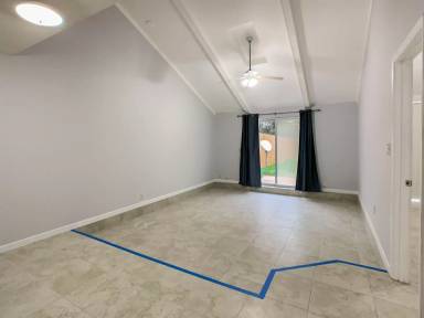 Main picture of 8394 Carl Dean St