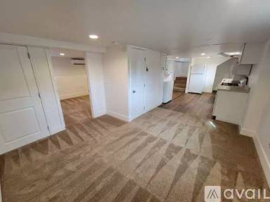 Main picture of 609 W 11th St