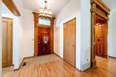 Main picture of 1745 N Heights Cir