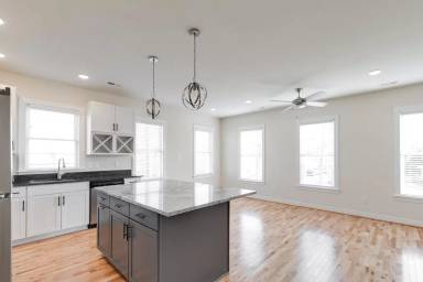 Main picture of 1018 N 32nd St