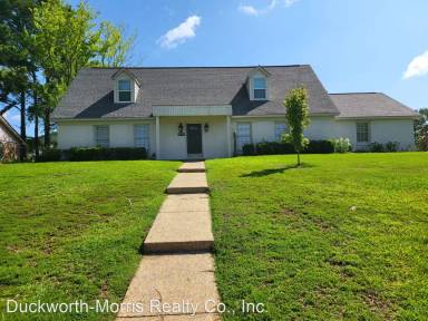 Main picture of 350 Riverdale Dr