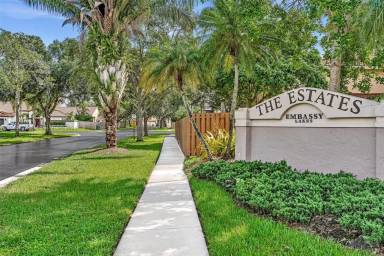 Main picture of 5981 SW 37th Ter