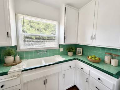Main picture of 1828 Rowan St