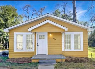 Main picture of 305 Chestnut St
