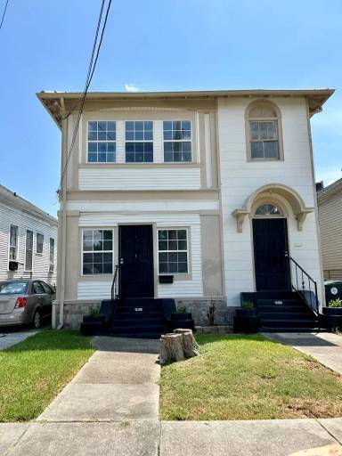 Main picture of 2629 Marengo St