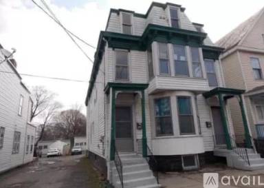 Main picture of 118 N Ferry St