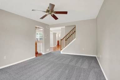 Main picture of 1556 Macintosh Way