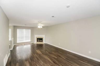 Main picture of 4333 Rainey Woods Cv