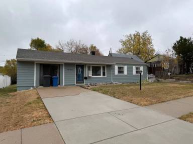 Main picture of 818 E Indiana St