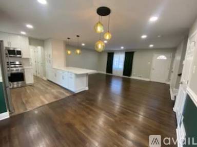 Main picture of 7913 Greeley Blvd