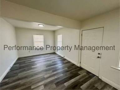 Main picture of 1311 E 18th St