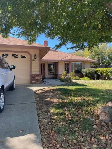 Main picture of 5910 Lincoln Ave