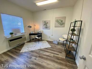 Main picture of 1233 Colony Dr