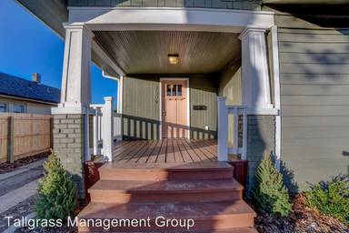 Main picture of 2509 E 7th St