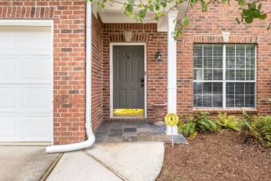 Main picture of 846 Castlemaine Ct