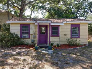 Main picture of 701 W Plaza Pl