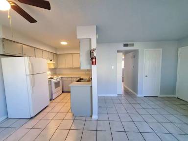 Main picture of 250 Village Dr