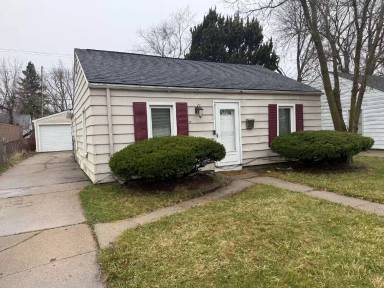 Main picture of 19006 Roscommon St