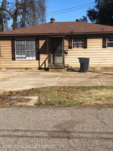 Main picture of 2521 Trichel St
