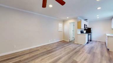 Main picture of 247 Orange Ave