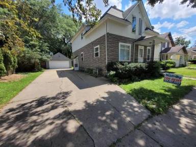 Main picture of 1714 1/2 N Appleton St