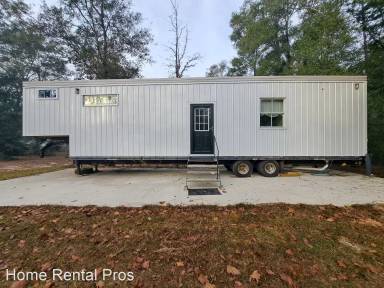 Main picture of 1609 Christmas Tree Rd