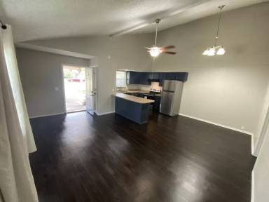 Main picture of 4811 Houghton Ave