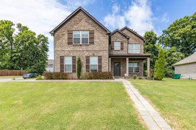 Main picture of 1061 Daniel Ln