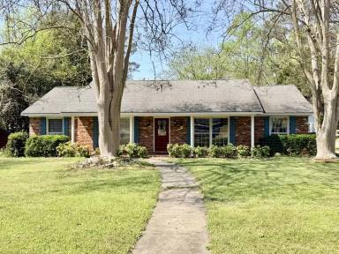 Main picture of 6837 Brewster Dr