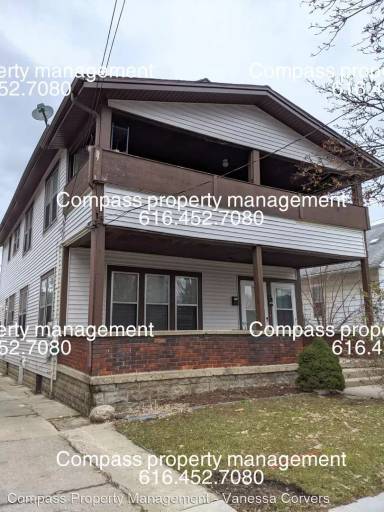 Main picture of 707 Knapp St NE