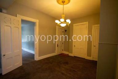 Main picture of 3016 Pacific St