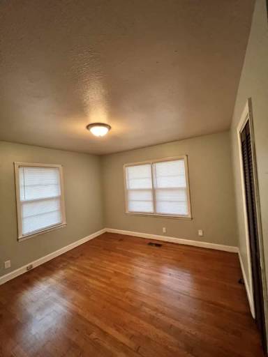 Main picture of 115 Dewey St