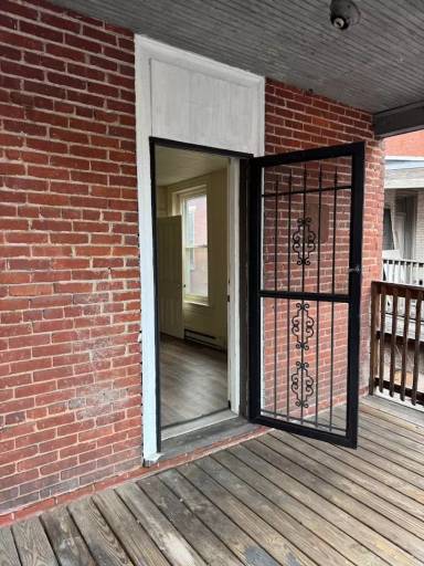 Main picture of 207 W Market St