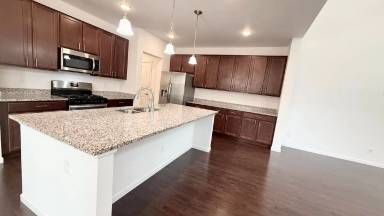 Main picture of 822 Marine Corps Dr