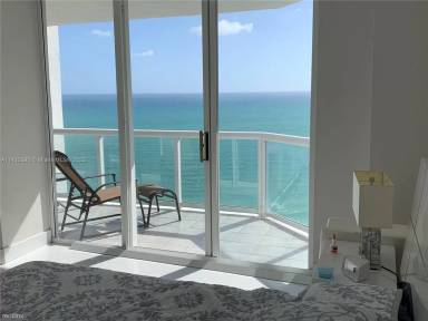 Main picture of Oceania Condo