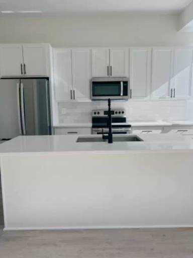 Main picture of 842 Rice St