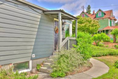 Main picture of 4200 4th Ave NW