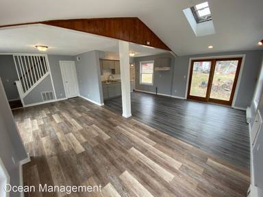 Main picture of 19 Valley Pl N