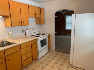 Main picture of 2040 Sugar Loaf Ave