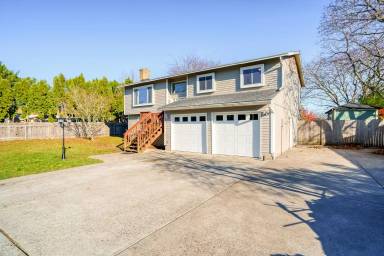 Main picture of 2524 SW Indian John Pl