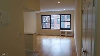 Main picture of 7 W 87th St
