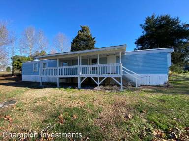 Main picture of 643 Oak Grove Rd
