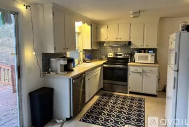 Main picture of 16 Tracy Cir